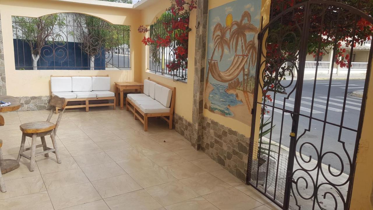 Chaqana Hostel Салінас Екстер'єр фото